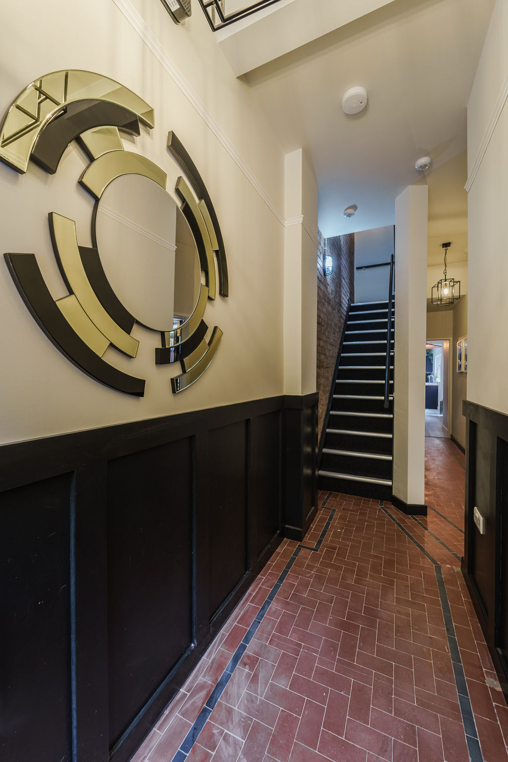 Entrance hallway of a Coventry Rooms property